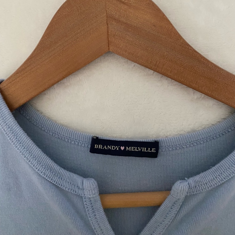 Brandy Melville Baby Blue Short Sleeve Crop Top - Picture 3 of 10
